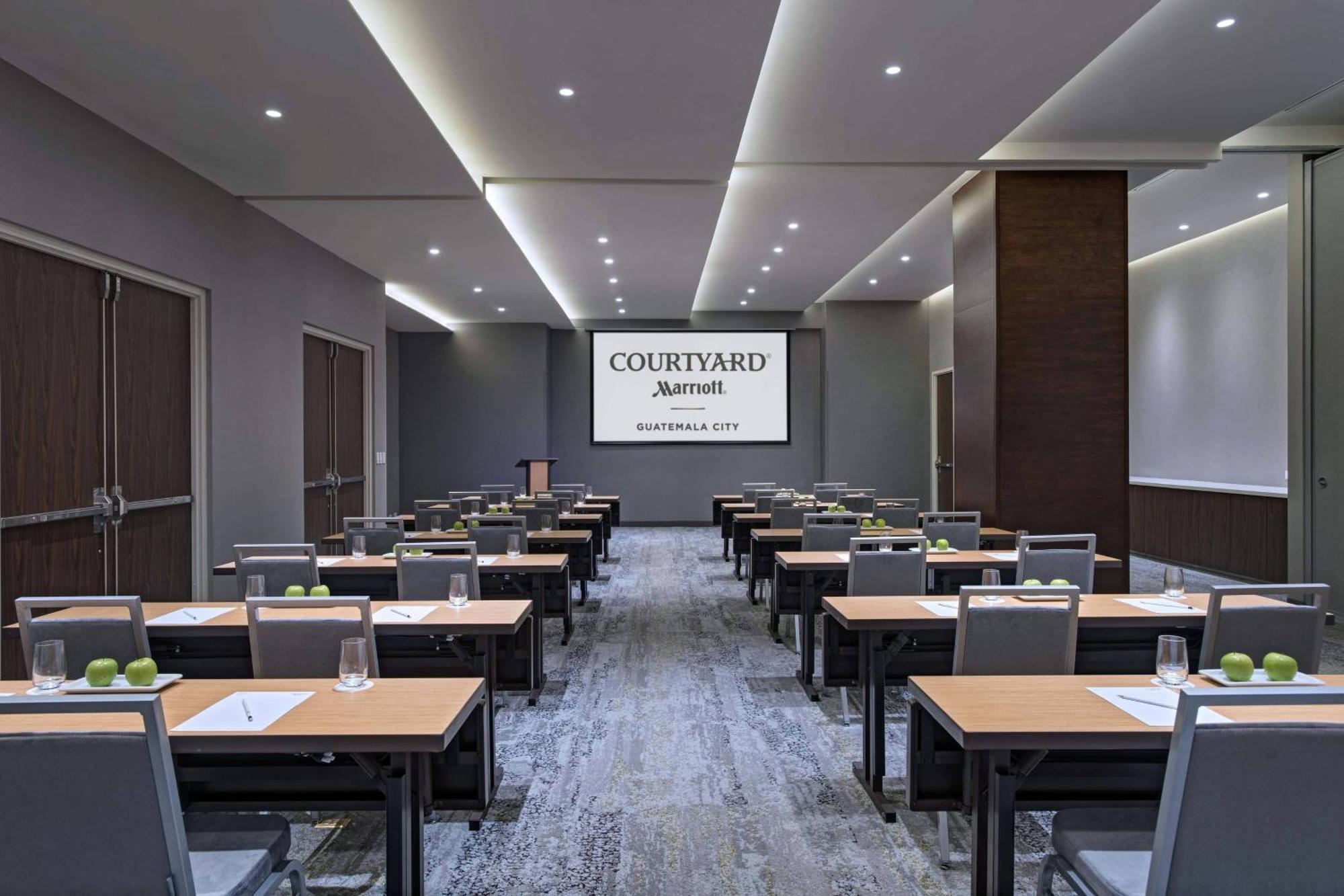 Courtyard By Marriott Guatemala Exterior foto